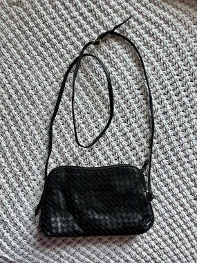 Y2K Nordstrom woven leather crossbody vintage black intrecciato bogetta style